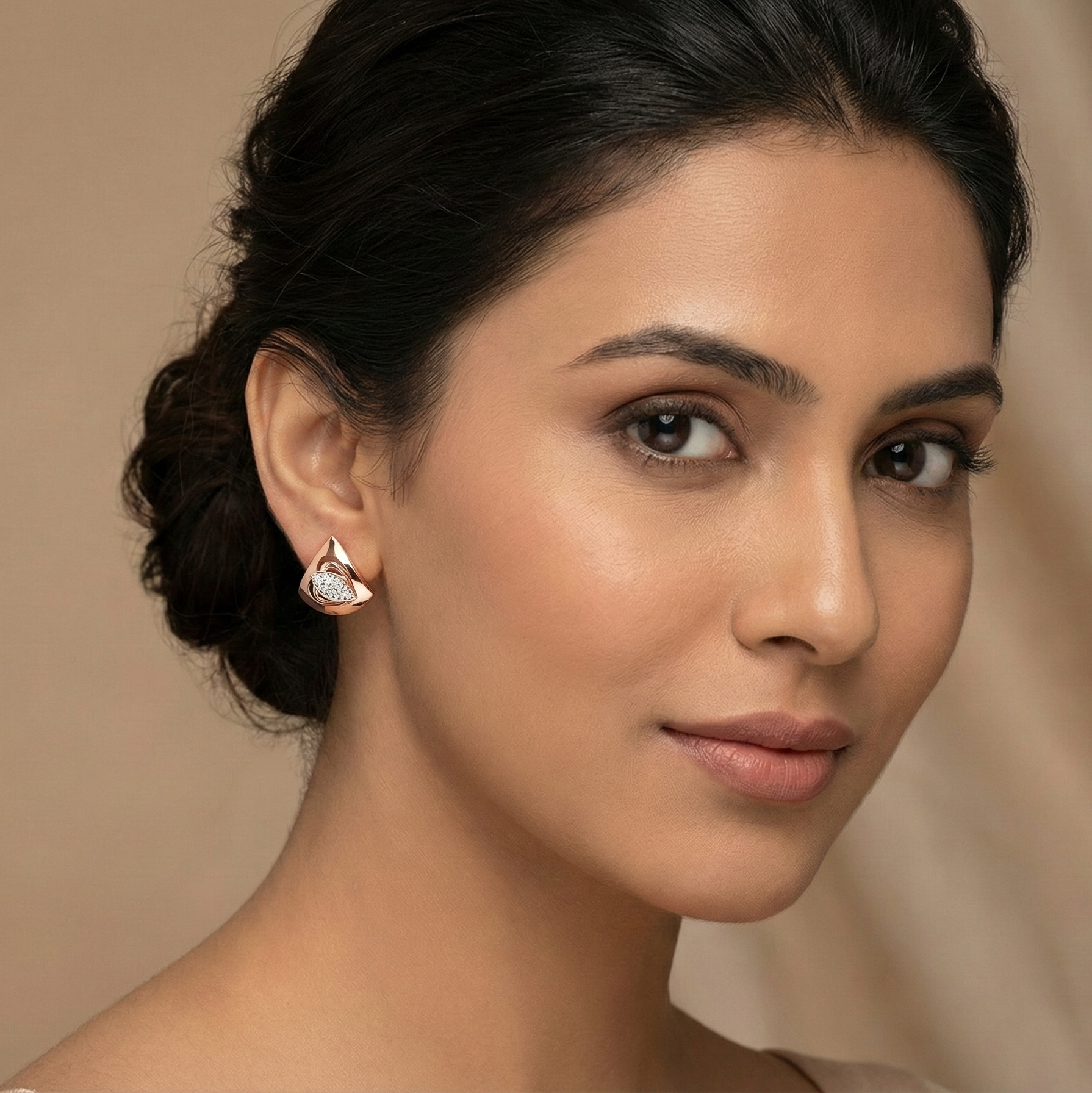 Teardrop Swirl Diamond Gold EarRing